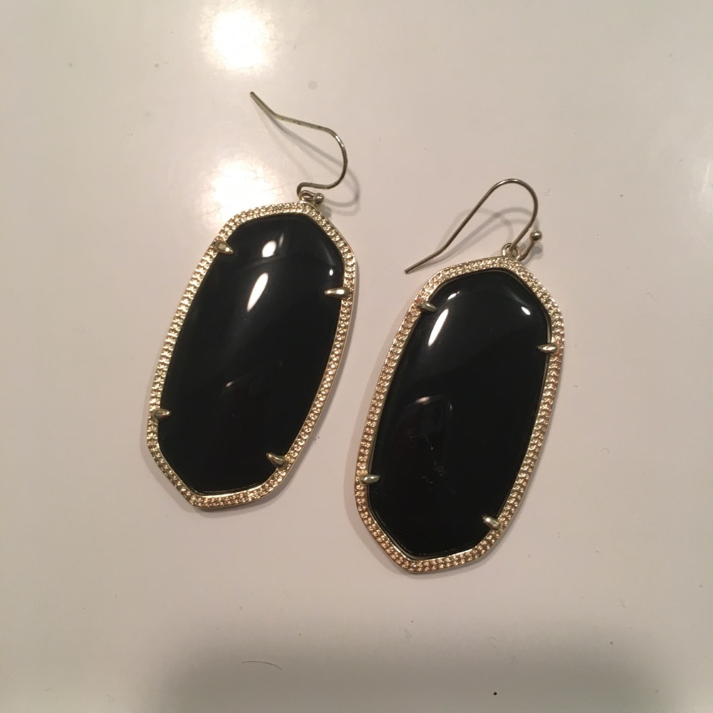 Black Kendra Scott Danielle Gold earrings